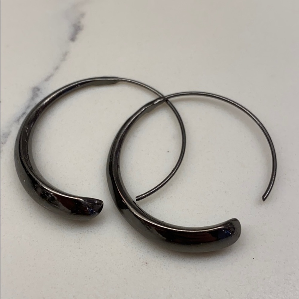 Space gray medium threader earrings
